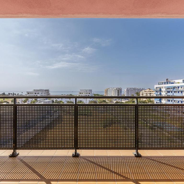A&N Sea View Family Apartment with Pool & Parking - Three-Bedroom Apartment - 55