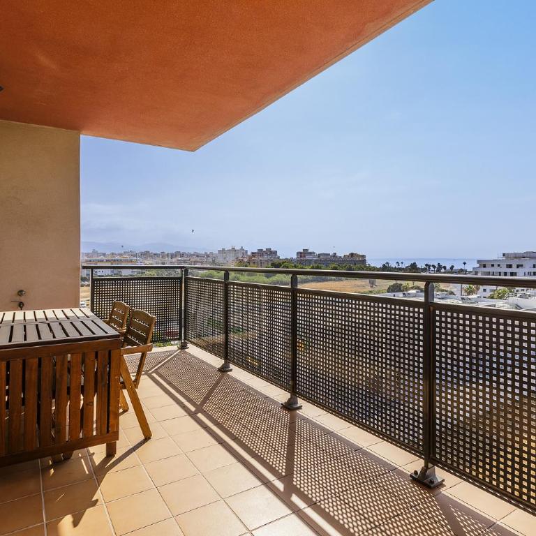 A&N Sea View Family Apartment with Pool & Parking - Three-Bedroom Apartment - 64