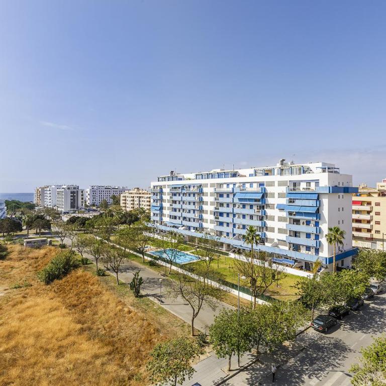 A&N Sea View Family Apartment with Pool & Parking - Three-Bedroom Apartment - 63