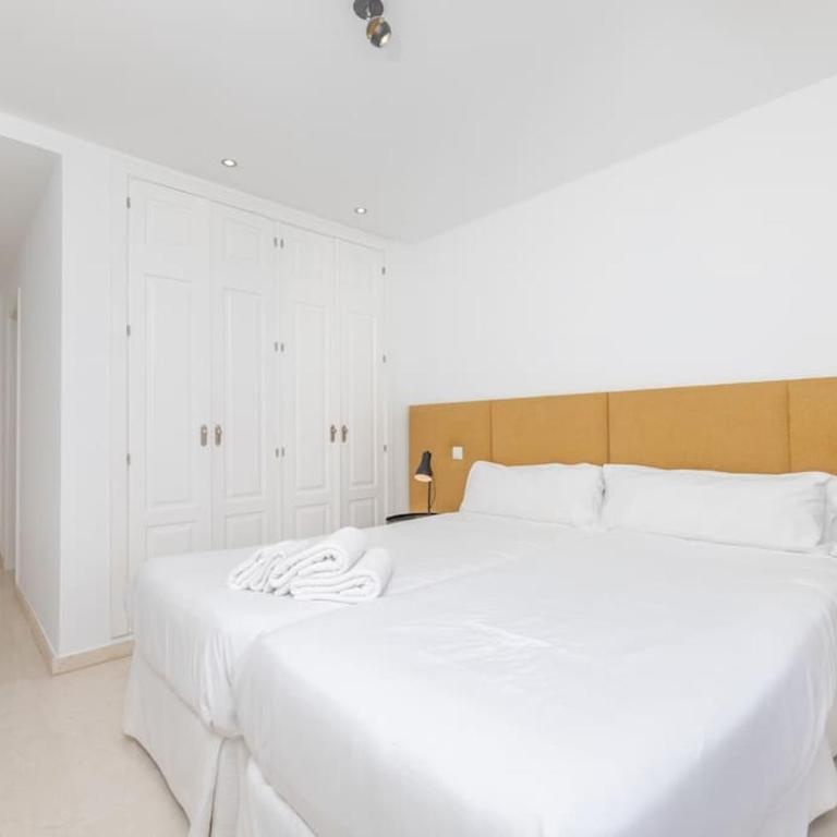 Great location 2 pools at Aloha Royal RDR385 - Two-Bedroom Apartment - 14
