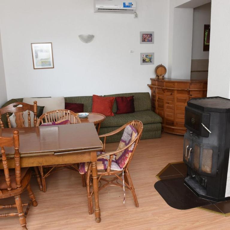 Guesthouse Ema - Gradska Kuća sa 2 Spavaće Sobe - 12