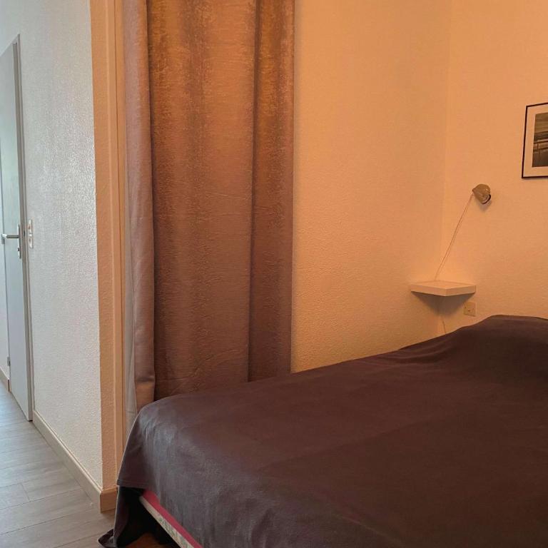 Charmant T1 à 5 min des Thermes, 2*, balcon, cuisine équipée, proche commerces - FR-1-553-179 - Apartment - 10