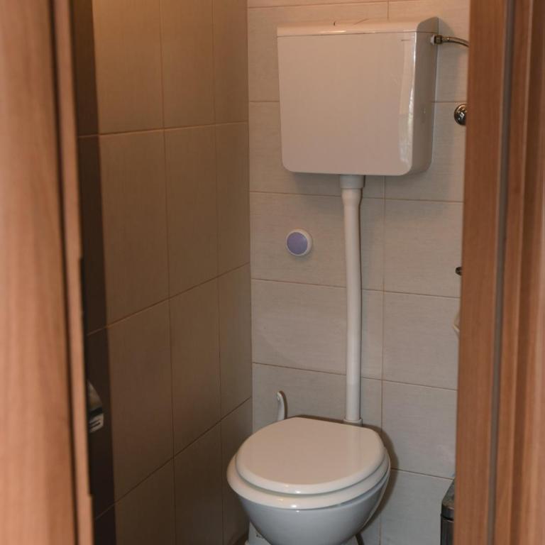 Guesthouse Ema - Gradska Kuća sa 2 Spavaće Sobe - 13