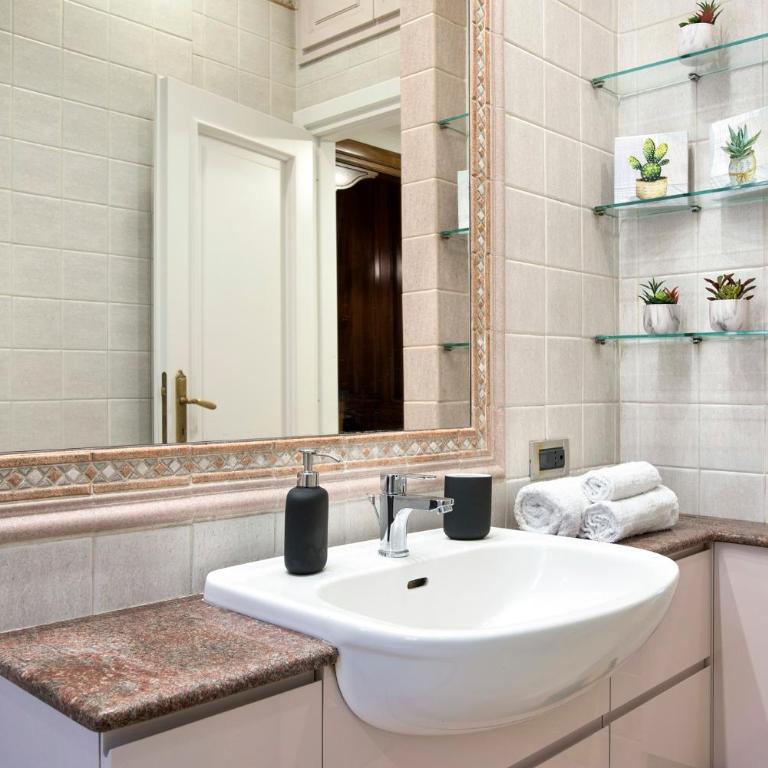 Appia Luxe - A poche fermate del Centro - Appartamento Superior con 2 Camere da Letto - 7