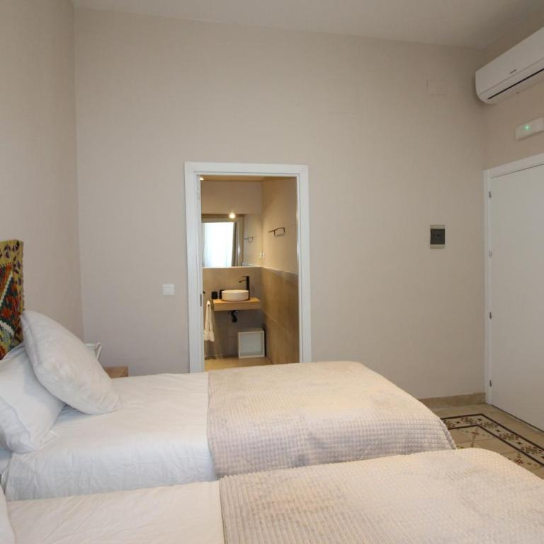 Hostal Las Acacias - Habitación Doble con baño privado - 4