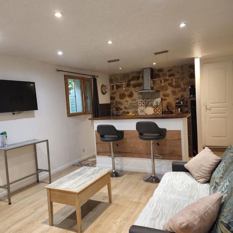 2 pièces, Proche centre ville, GIP ASFO, Jardin et Parking Privatifs - Appartement - 9