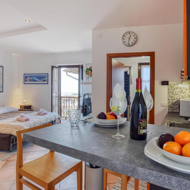 Nice Apartment In Vignole With Wifi - Appartamento - 2