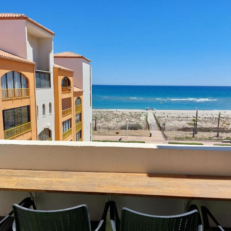 Superbe vue mer avec accès direct plage et parking - Apartment mit 2 Schlafzimmern - 60