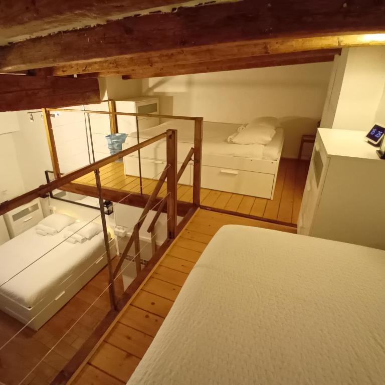 Loge du Vieux Lyon Chambre d'hôtes - Chambre Familiale Deluxe - 9
