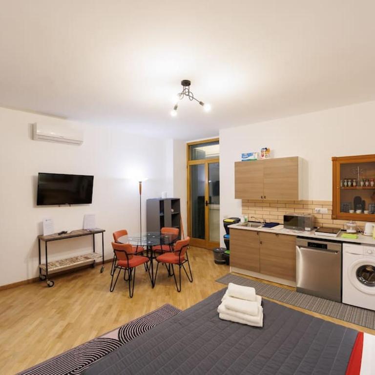 Dante Apartament for Group and Family By HouseinNaples - Appartamento con 3 Camere da Letto - 43