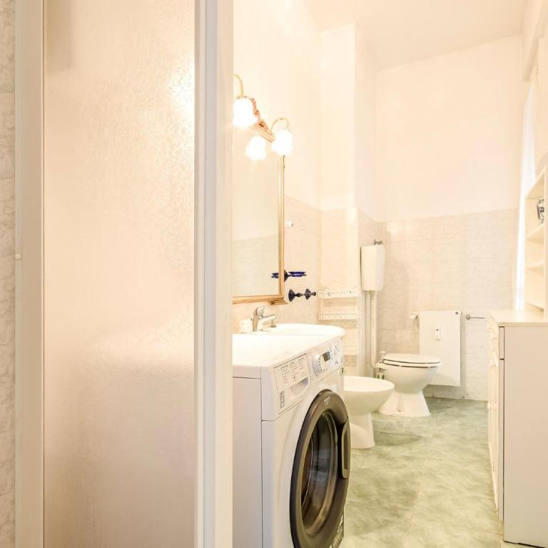 Gorgeous Apartment In Genova With Wifi - One-Bedroom Apartment - 16