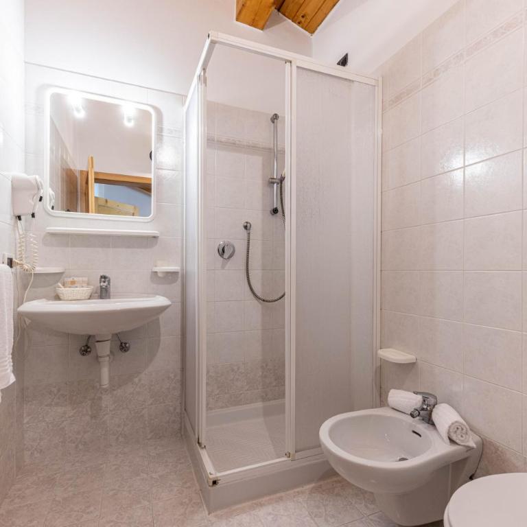 Hotel Laste' - Standard Zimmer mit Kingsize-Bett - 4