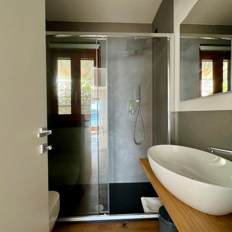 Exclusive designer apartment Facing Palmaria Island Spacious scenic terrace Bright Modern Interiors Fully equipped kitchen Air conditioning Private parking Up to 6 guests - Casa Vacanze - 11
