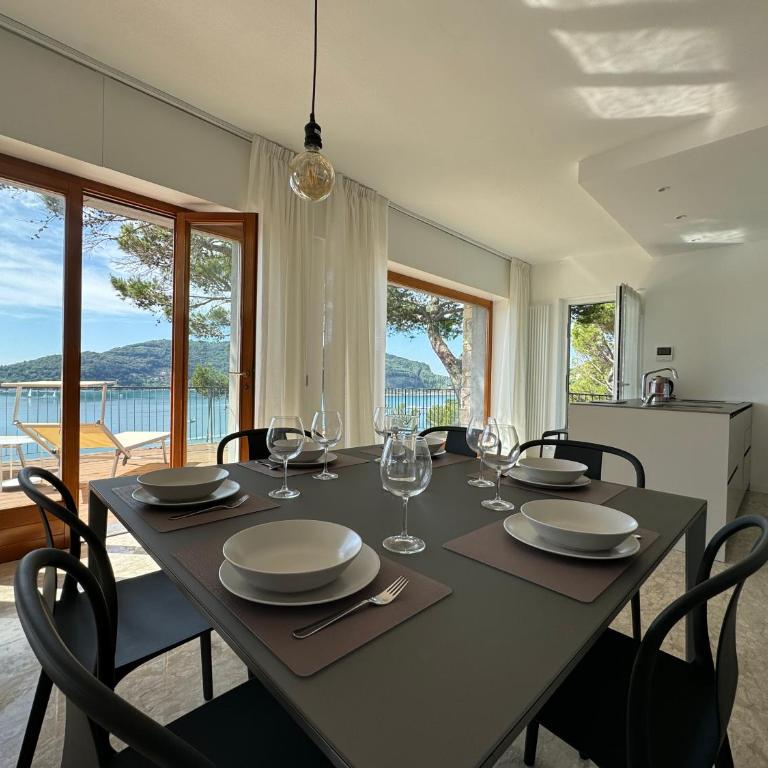 Exclusive designer apartment Facing Palmaria Island Spacious scenic terrace Bright Modern Interiors Fully equipped kitchen Air conditioning Private parking Up to 6 guests - Casa Vacanze - 15