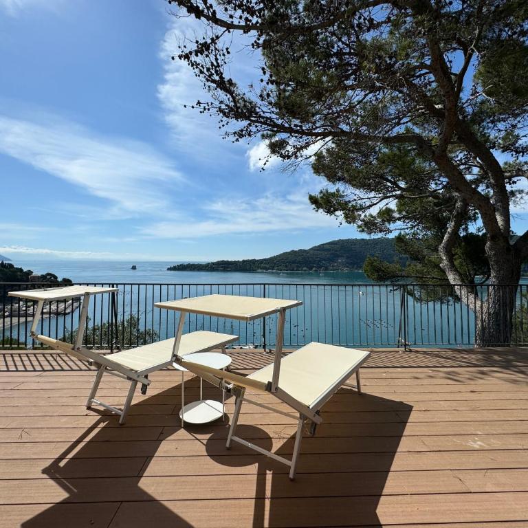 Exclusive designer apartment Facing Palmaria Island Spacious scenic terrace Bright Modern Interiors Fully equipped kitchen Air conditioning Private parking Up to 6 guests - Casa Vacanze - 25