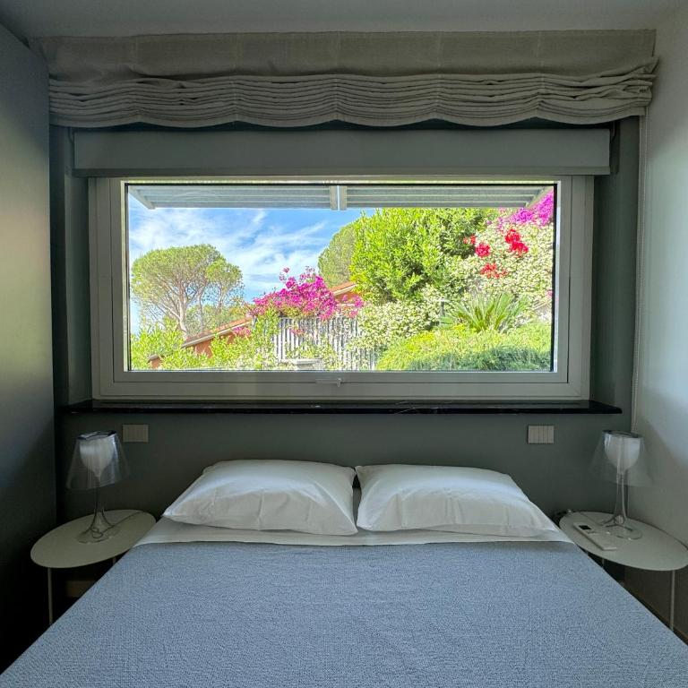 Exclusive designer apartment Facing Palmaria Island Spacious scenic terrace Bright Modern Interiors Fully equipped kitchen Air conditioning Private parking Up to 6 guests - Casa Vacanze - 30