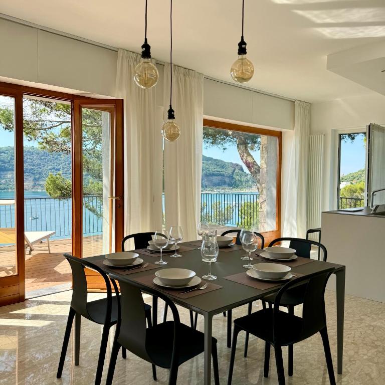 Exclusive designer apartment Facing Palmaria Island Spacious scenic terrace Bright Modern Interiors Fully equipped kitchen Air conditioning Private parking Up to 6 guests - Casa Vacanze - 29
