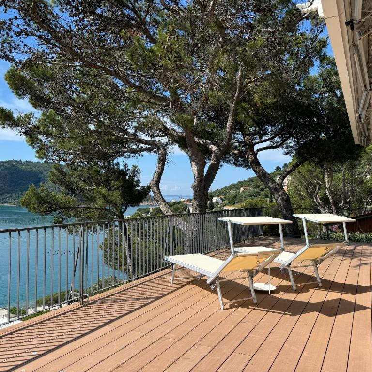 Exclusive designer apartment Facing Palmaria Island Spacious scenic terrace Bright Modern Interiors Fully equipped kitchen Air conditioning Private parking Up to 6 guests - Casa Vacanze - 33