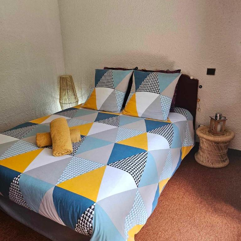 Cinéma, Chambre Privée Au Le Refuge Du Phoenix - Chambre Double - Vue sur Montagne - 8