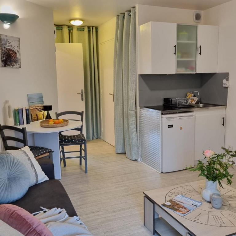 LE MISTRAL DU CENTRE VILLE ,chaleureux à 2 min de la plage - Apartment mit 1 Schlafzimmer - 4