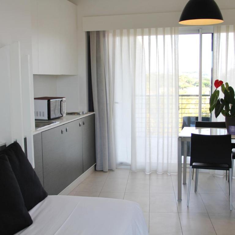 Lungotevere Suite - Camera Tripla con Balcone - 5