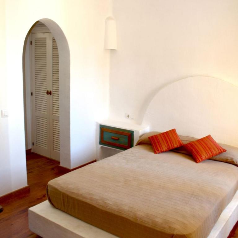 Bungalow con piscina 28 - Three-Bedroom House - 17
