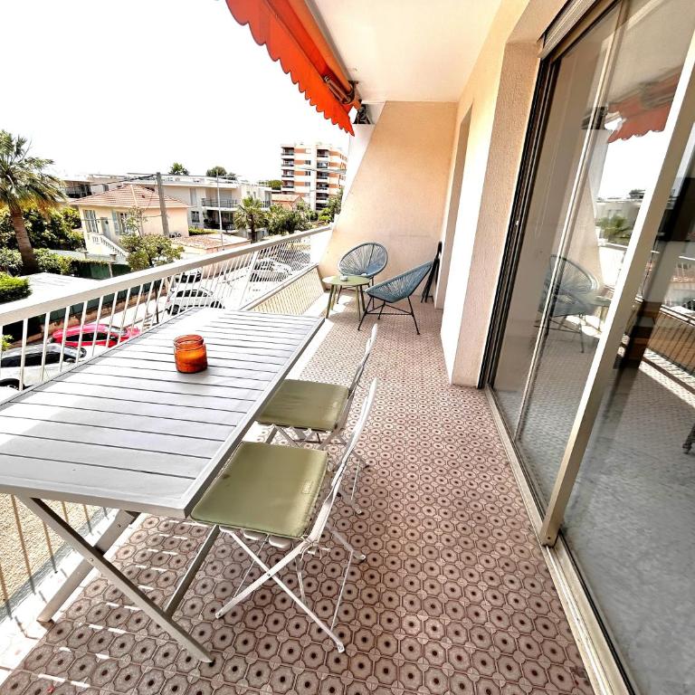 Superbe studio, 200 m de la mer, climatisé avec terrasse et parking privé - Estudio con terraza - 2