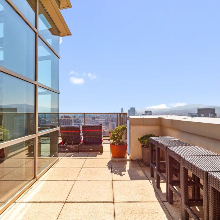 Penthouse Duplex with Epic Views - Apartment - 17