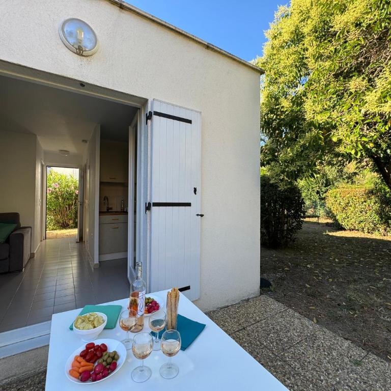 Beach Cannes Bungalows - Holiday Apartments near Cannes - Appartement - Rez-de-Chaussée - 11