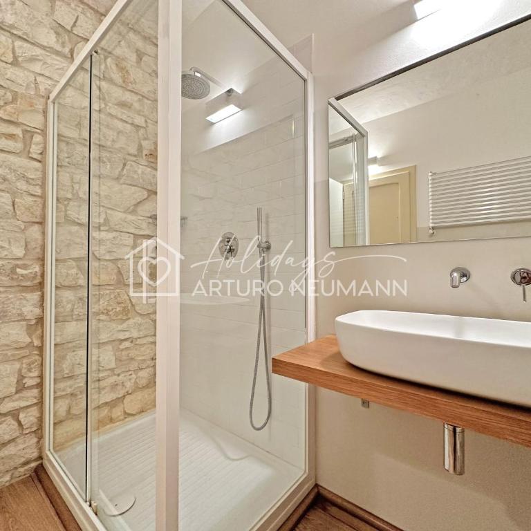 204- Villa Fernanda - Trilocale di charme al piano terra, immerso nel verde, in centro a Numana - SPIAGGIA e NAVETTA WHITE BEACH CLUB OMAGGIO dal lun al ven FINO AL 02-08 - Appartamento con 2 Camere da Letto - 10
