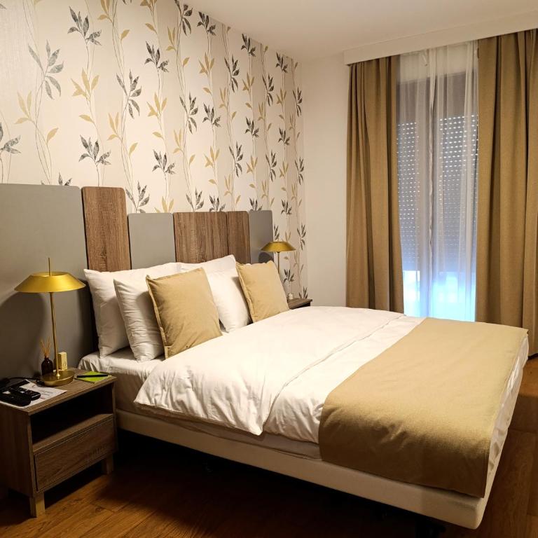 Apartman Rentals Lux KG 1 - Two-Bedroom Apartment - 13