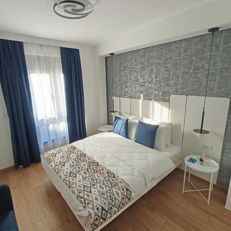Apartman Rentals Lux KG 1 - Two-Bedroom Apartment - 17