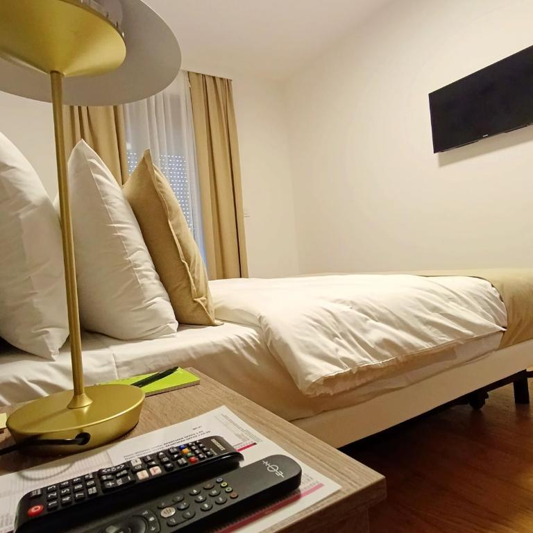 Apartman Rentals Lux KG 1 - Two-Bedroom Apartment - 15