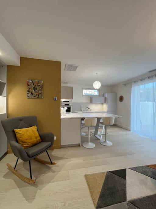 La Villa du Soleil - Three-Bedroom Apartment - 14