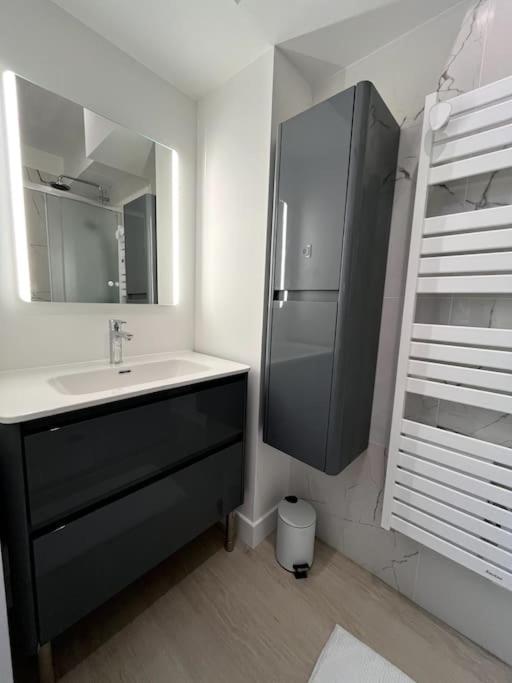 La Villa du Soleil - Three-Bedroom Apartment - 19