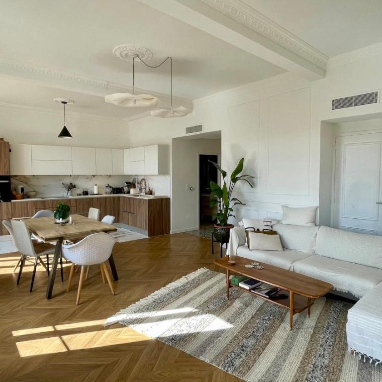 Bright, Spacious 2 Bedroom Apartment, Walk to Beach & Old Town - Appartement 2 Chambres - 4