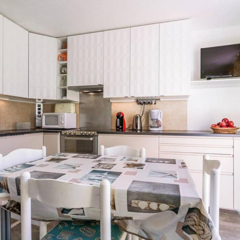 Coquet, terrasse, BBQ, Clim, parking, proche plage - Apartamento de 2 dormitorios - 7