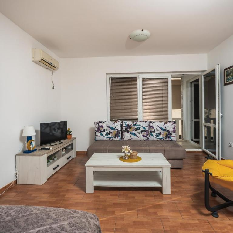 Apartments Franićević - Apartman s 1 Spavaćom Sobom i Balkonom - 12