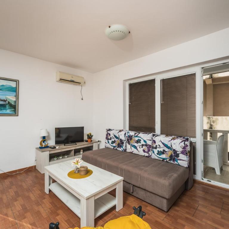 Apartments Franićević - Apartman s 1 Spavaćom Sobom i Balkonom - 13