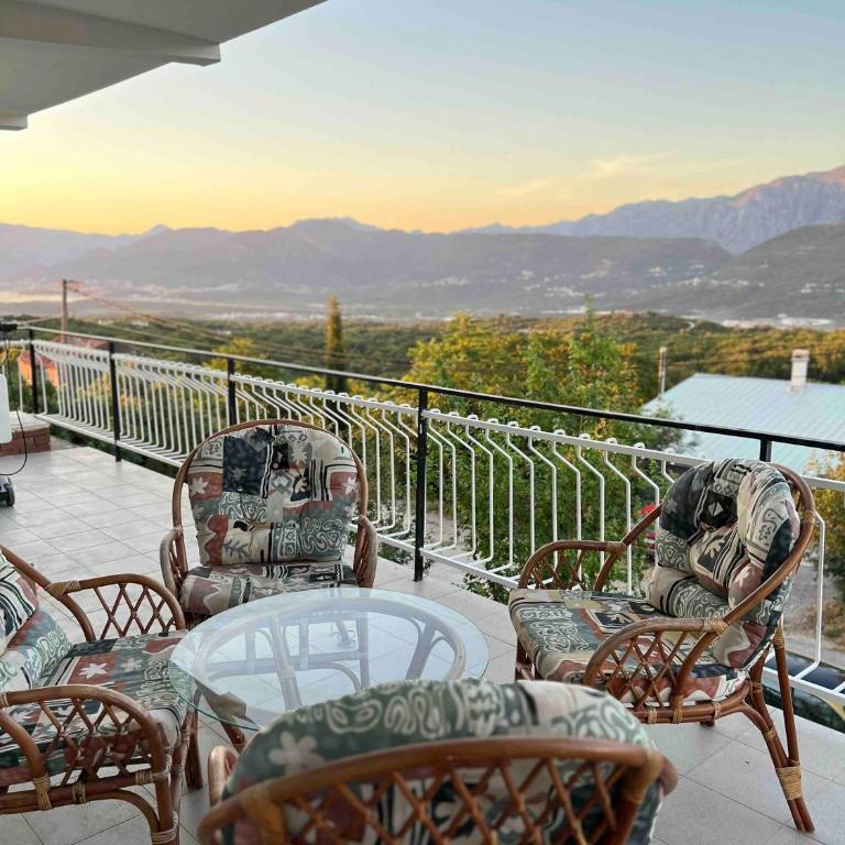 Villa Bubanja with shared pool - Two-Bedroom Apartment with Terrace and Sea View - 17