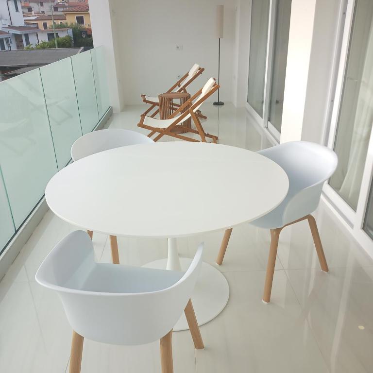 Smart Luxury Suites & Apartments - Appartamento con Vista e Balcone - 3