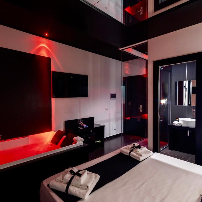 Maximum hub suite&spa - Camera Queen con Vasca Idromassaggio - 9