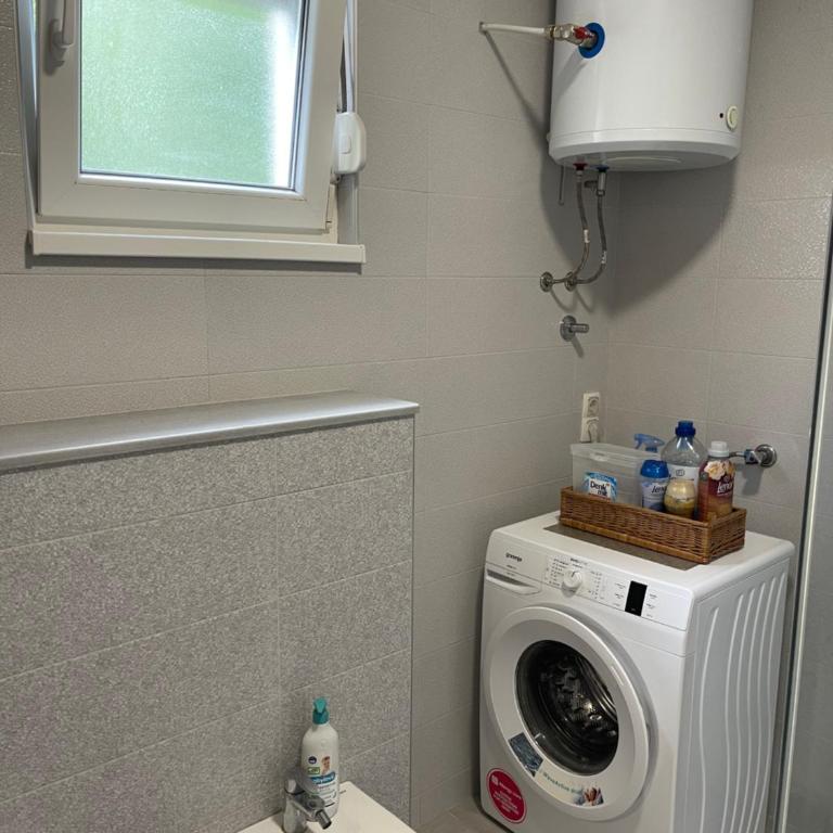 House and pool BajNa - Three-Bedroom Villa - 16