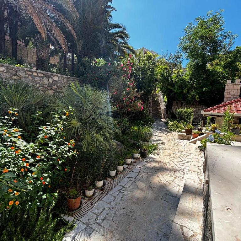 Stone Villa Guesthouse - Economy Dvokrevetna Soba sa Zasebnim Krevetima - 1