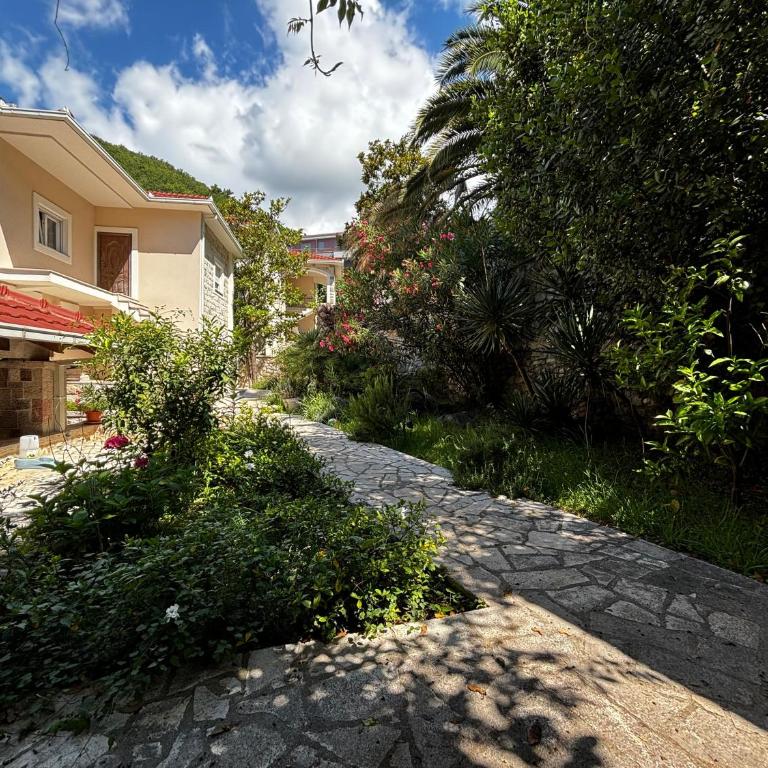 Stone Villa Guesthouse - Economy Dvokrevetna Soba sa Zasebnim Krevetima - 2
