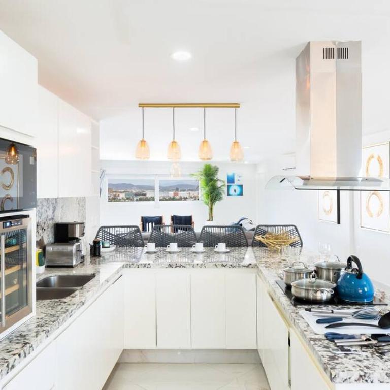 Preciosa Penthouse Con Vista Panoramica - Three-Bedroom Apartment - 31