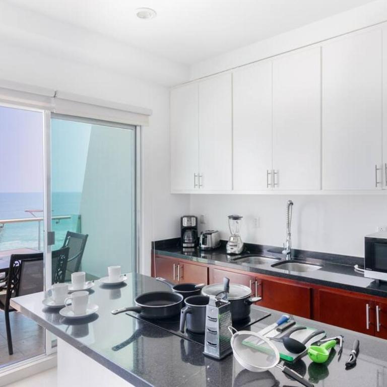 Paraíso Costero Elegante Condo con Vista al Mar - Two-Bedroom Apartment - 11