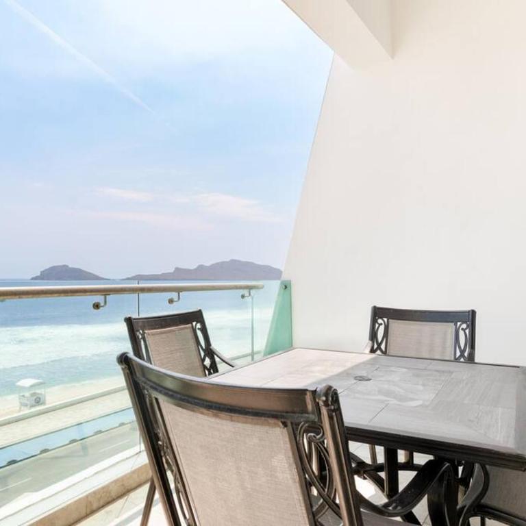 Paraíso Costero Elegante Condo con Vista al Mar - Two-Bedroom Apartment - 12