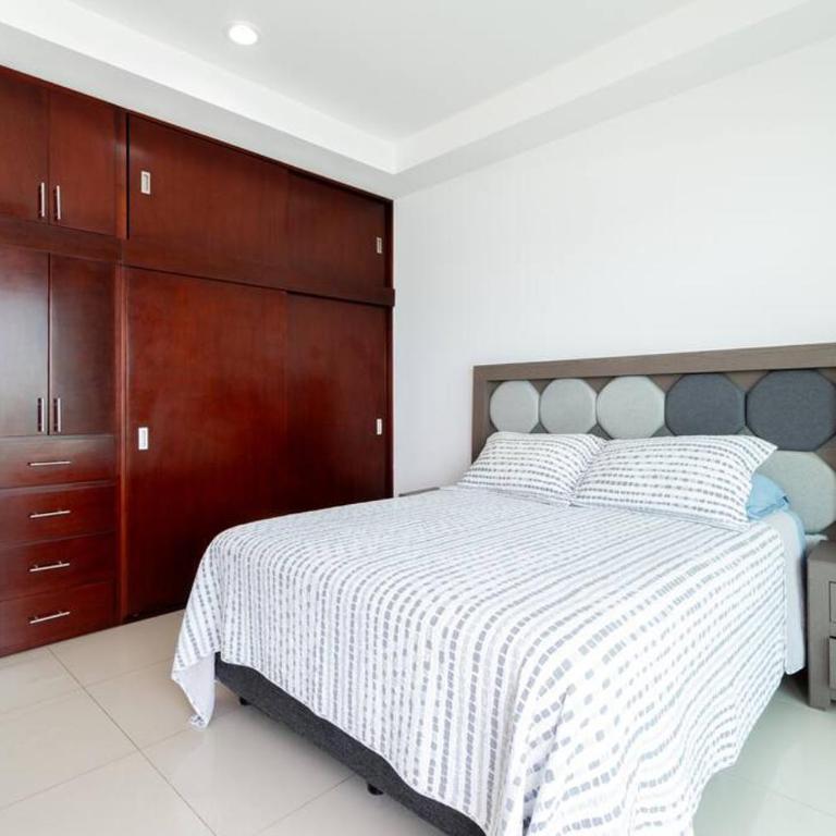 Paraíso Costero Elegante Condo con Vista al Mar - Two-Bedroom Apartment - 15