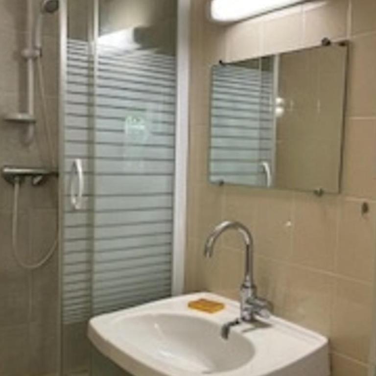 Saint-Cyprien: T3 en RDC, Terrasse, Parking, à 600m de la Plage - FR-1-793-15 - Apartment - 3